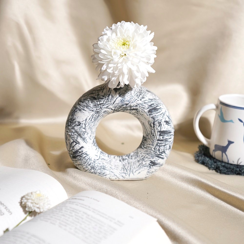 Round Glass Vase for Flowers and Decor