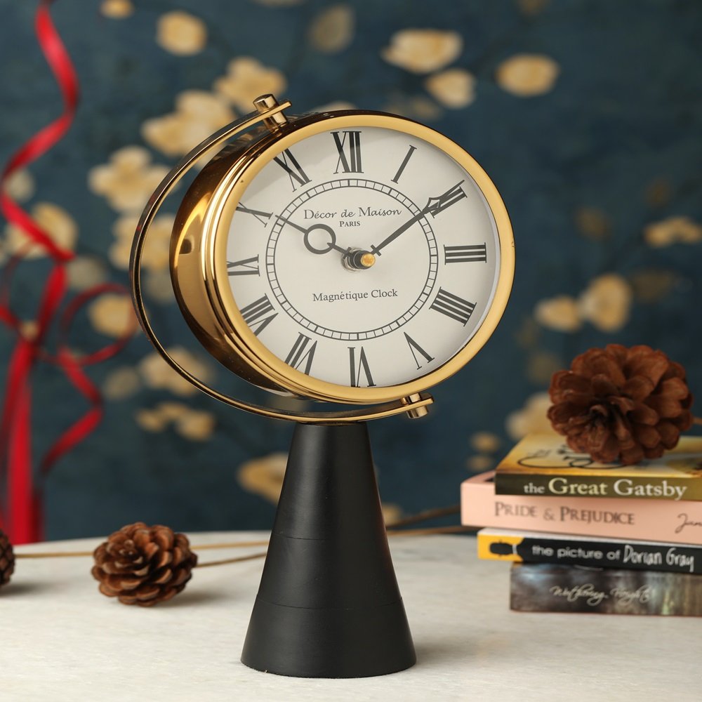 Black Wood's Pedestal Clock in Reflective Gold image
