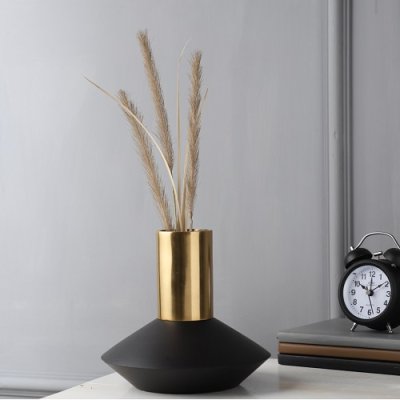  Short Deidra Vase Matt Gold & Black Wood