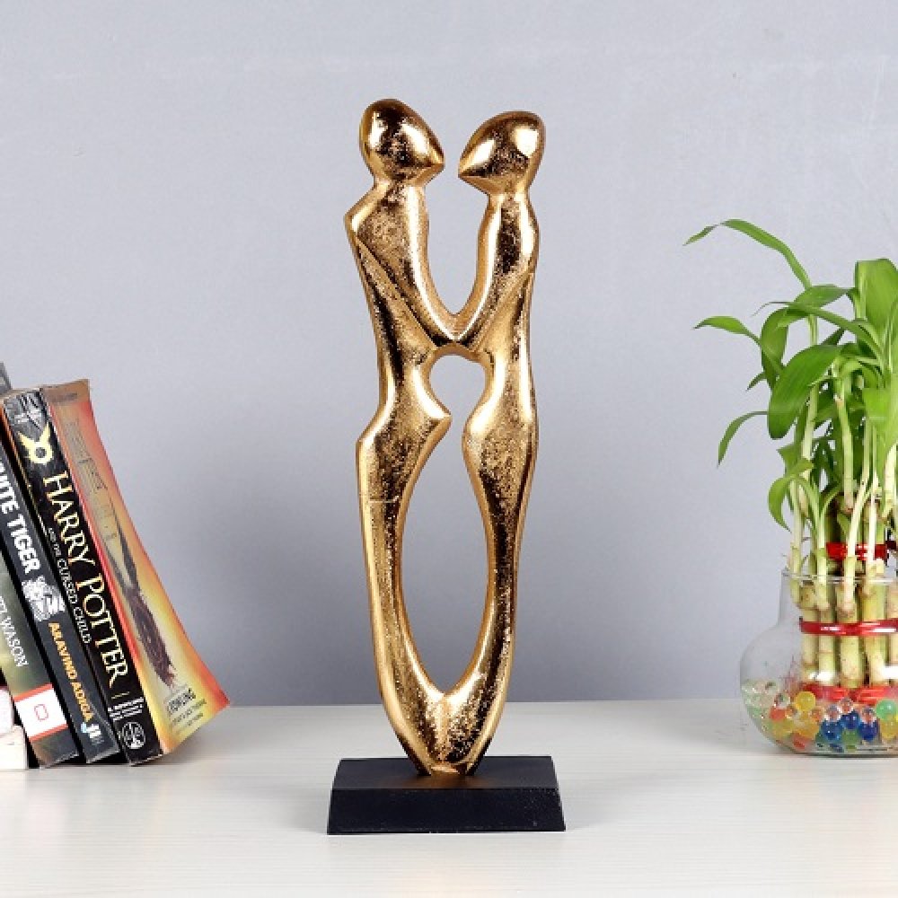 Couple Statue Gold image