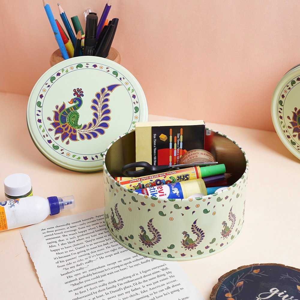 Stay organized and clutter-free with the Glistendecor Metal Container image