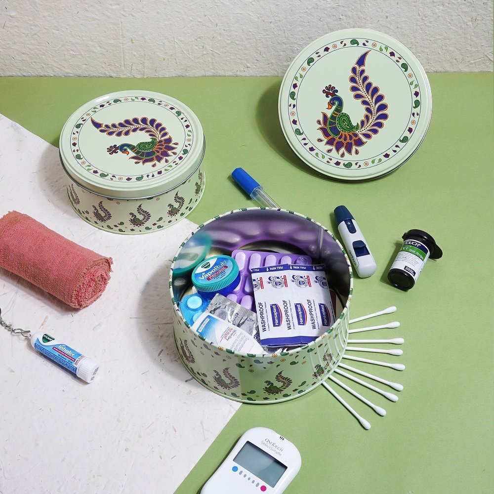 Stay organized and clutter-free with the Glistendecor Metal Container image